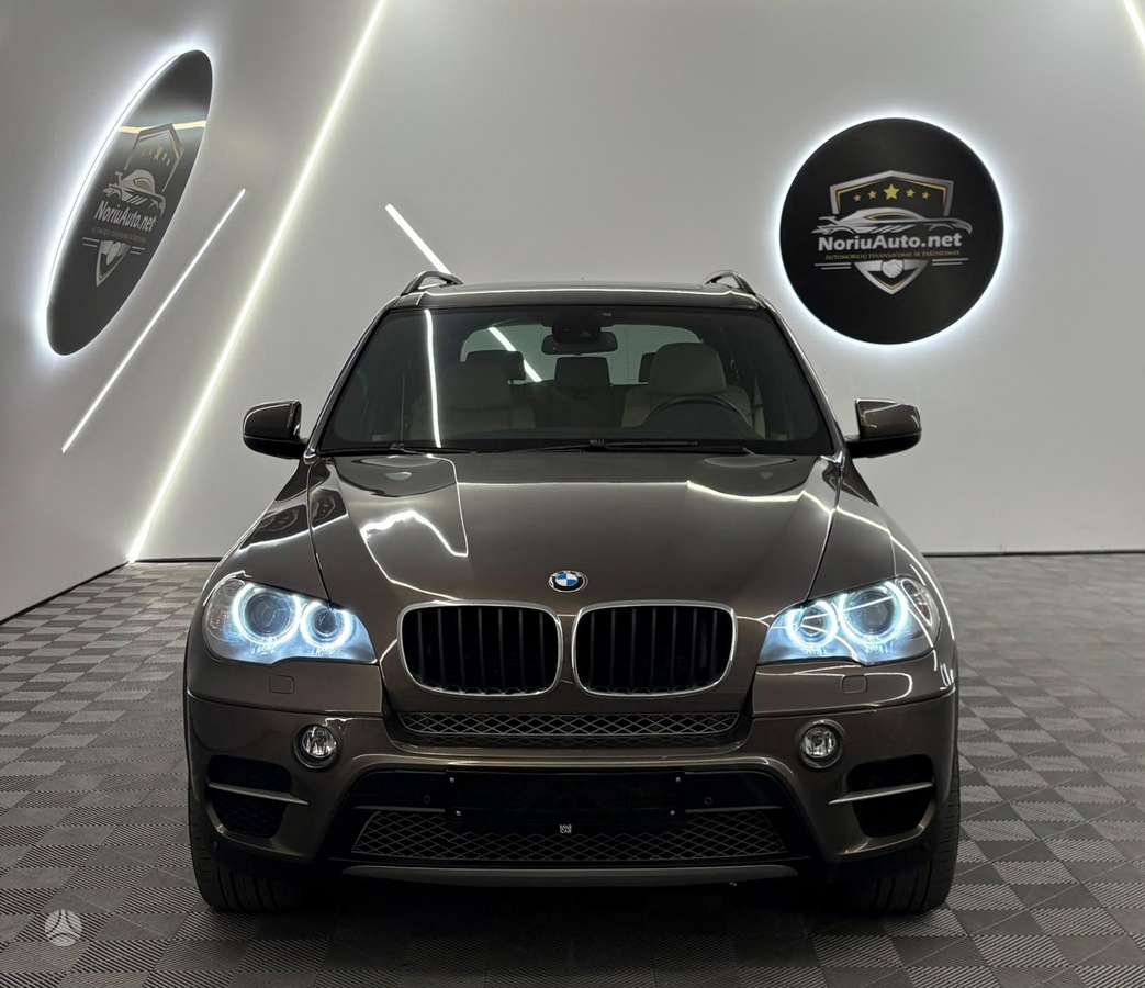 BMW X5, 3.0 l., off-road / crossover