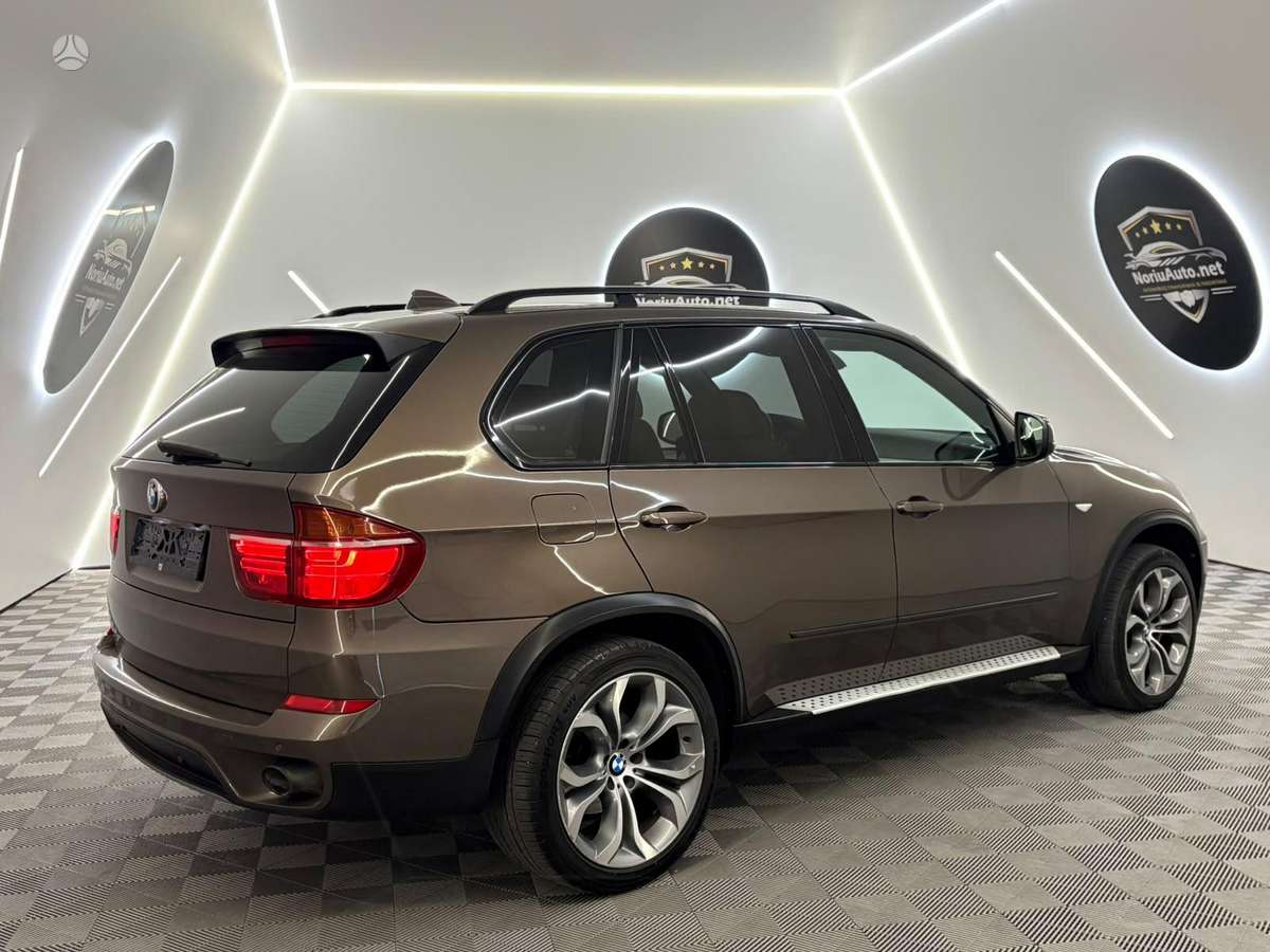 BMW X5, 3.0 l., off-road / crossover