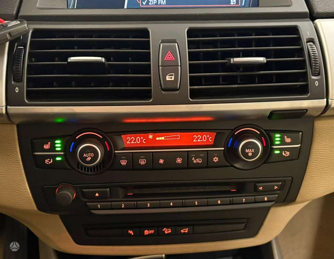 BMW X5, 3.0 l., off-road / crossover