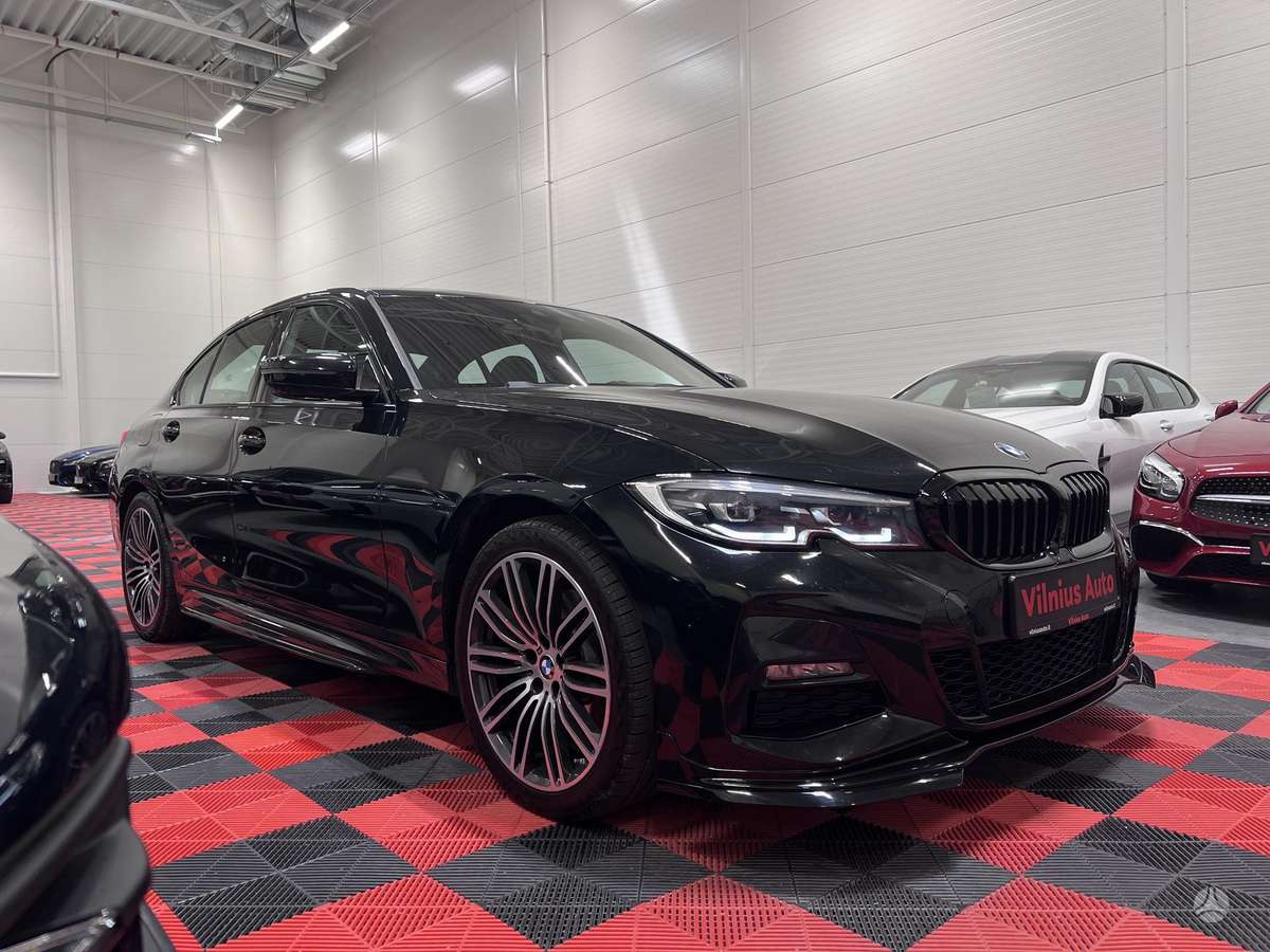 BMW 330, 2.0 l., Седан