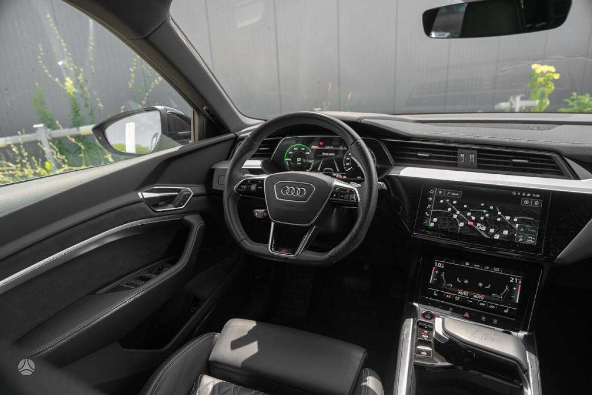 Audi e-tron S, visureigis / krosoveris