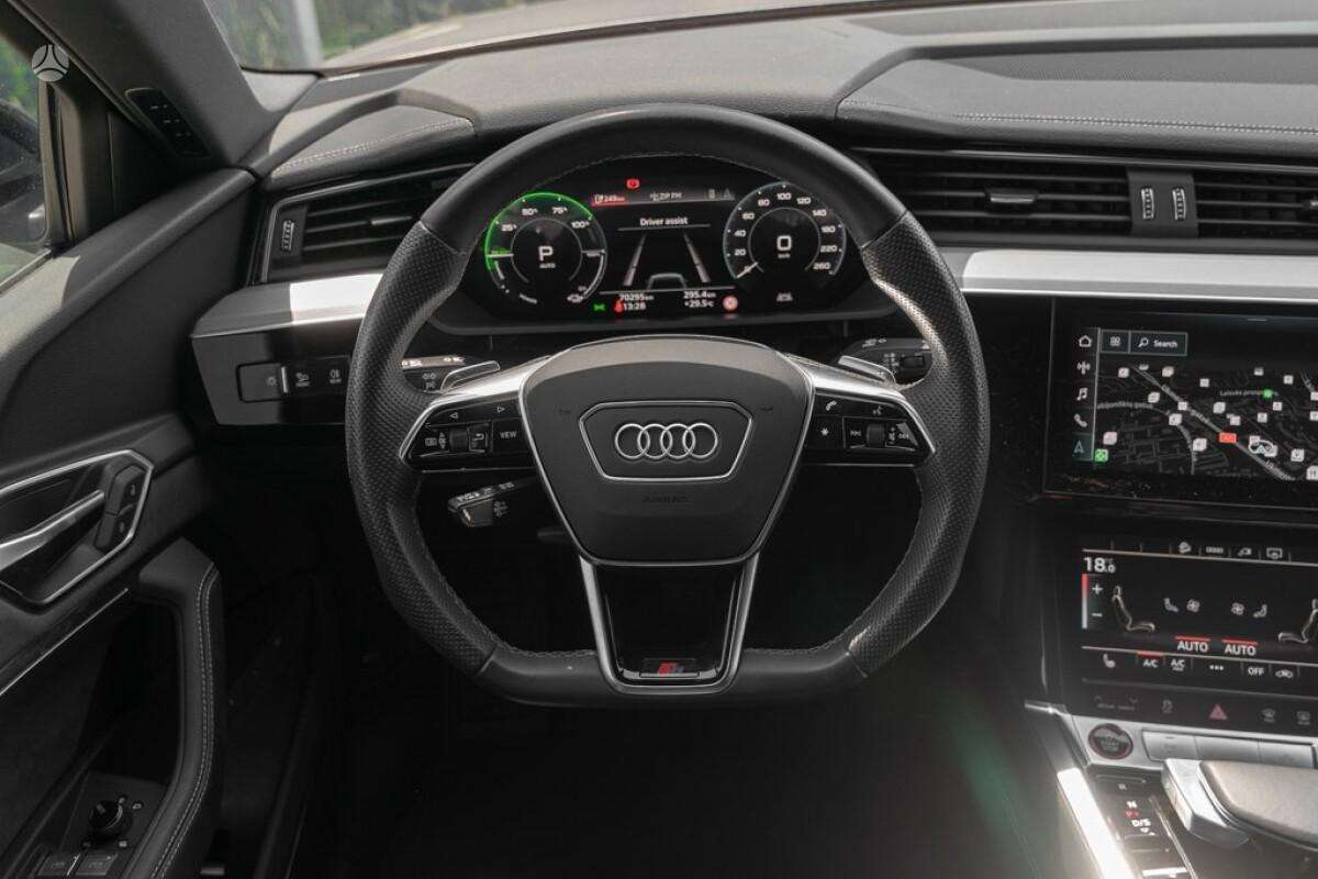 Audi e-tron S, Внедорожник / Кроссовер