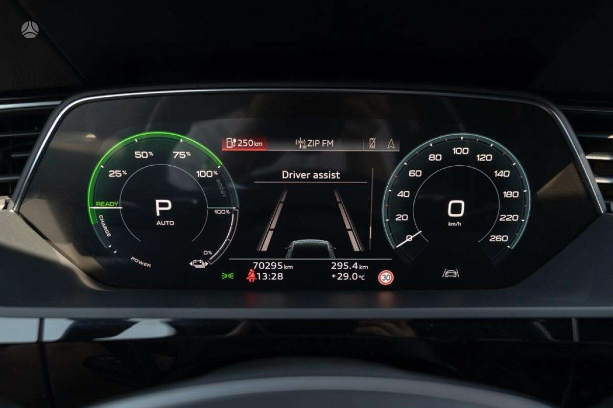 Audi e-tron S, Внедорожник / Кроссовер