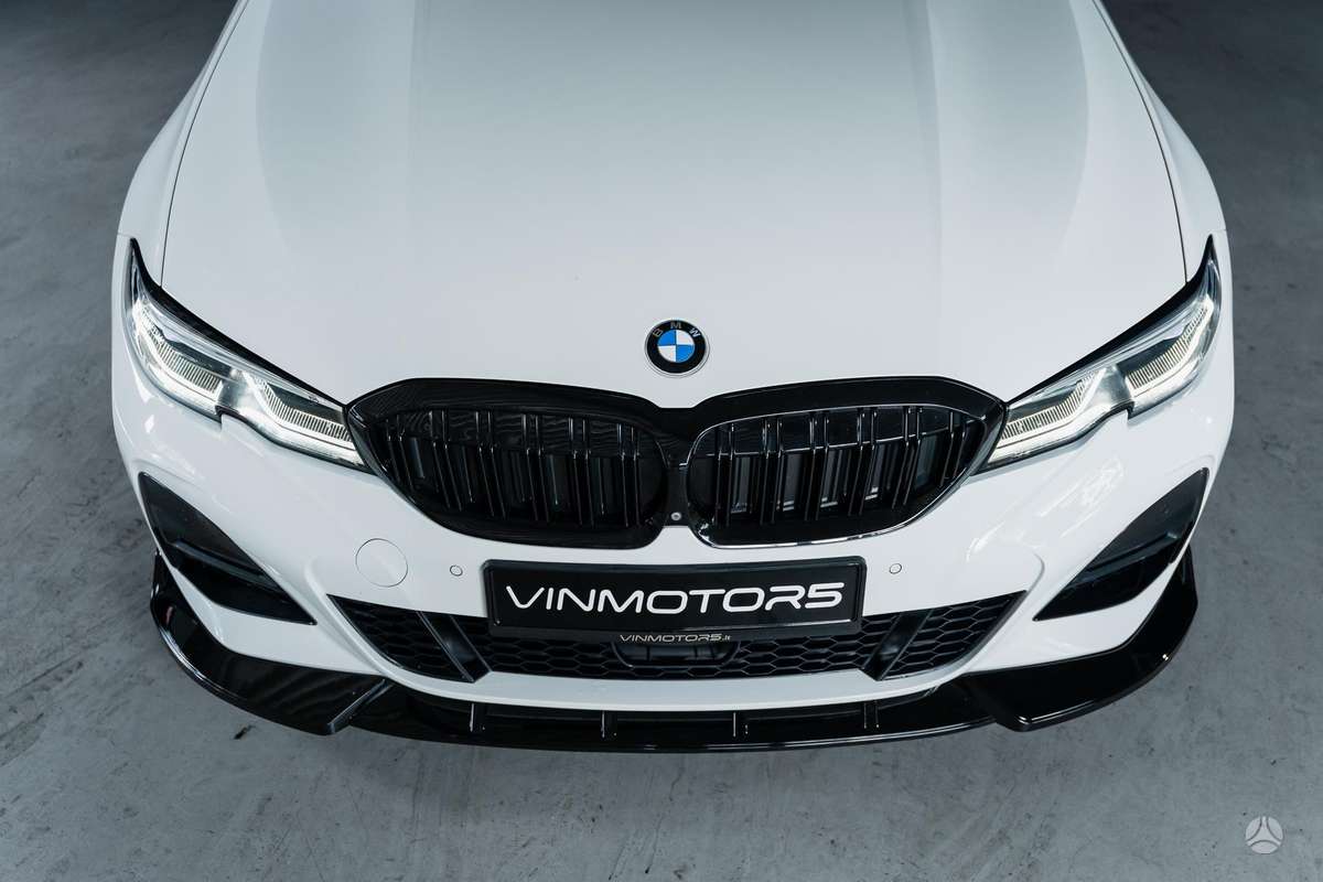 BMW 330, 2.0 l., Седан