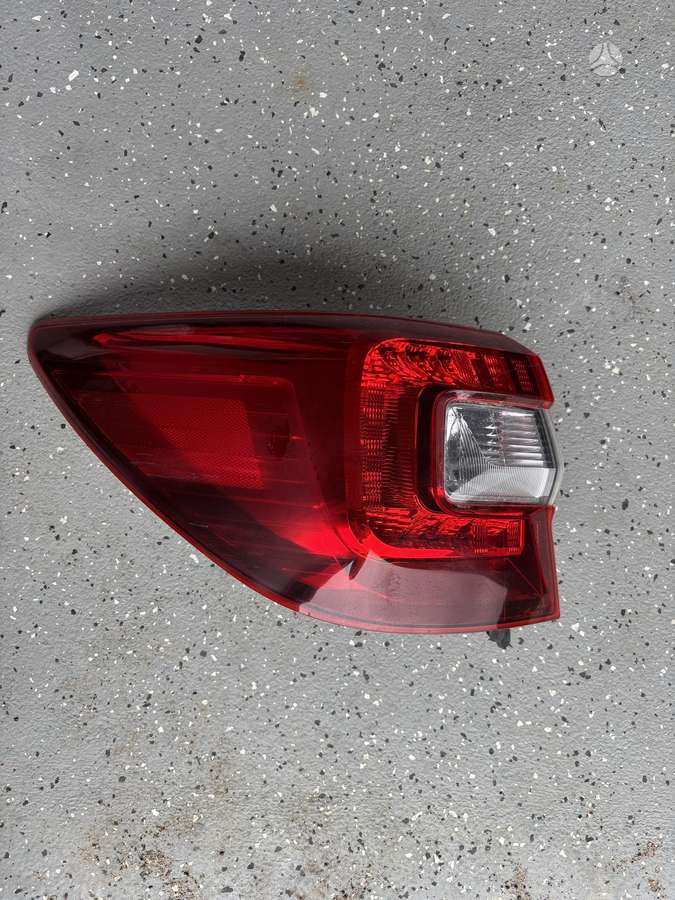Subaru Outback žibintai