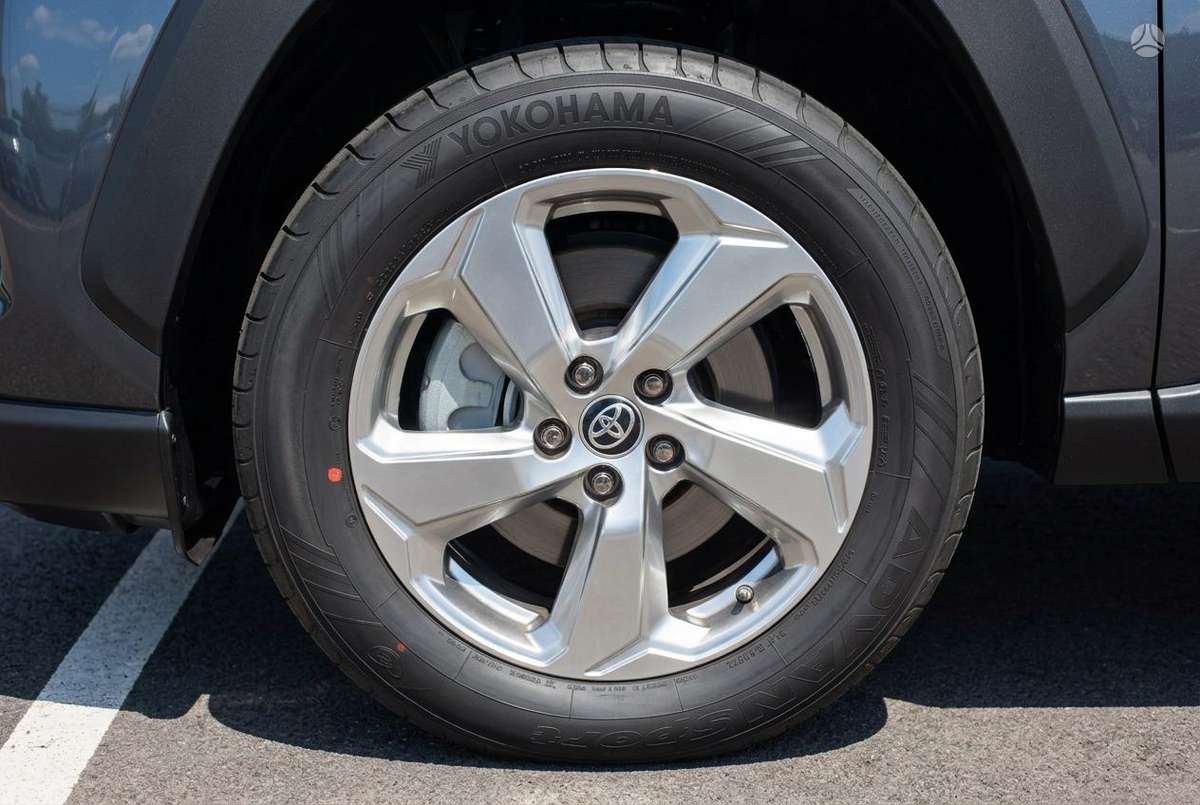 Toyota RAV4 - 11