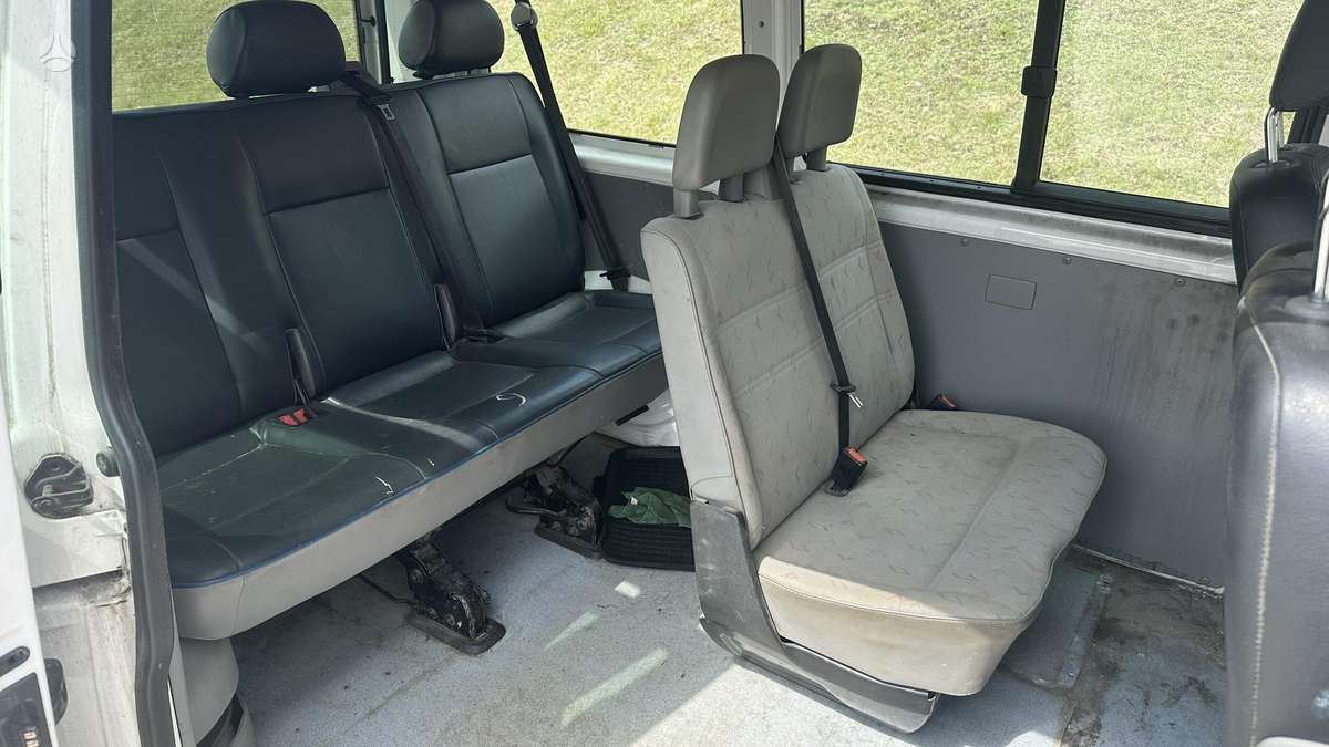 Volkswagen Caravelle - 6