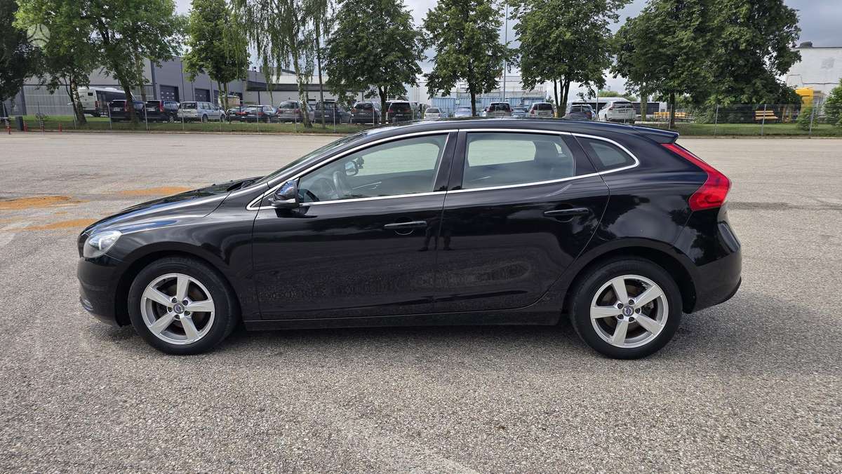 Volvo V40, 2.0 l., Хэтчбек