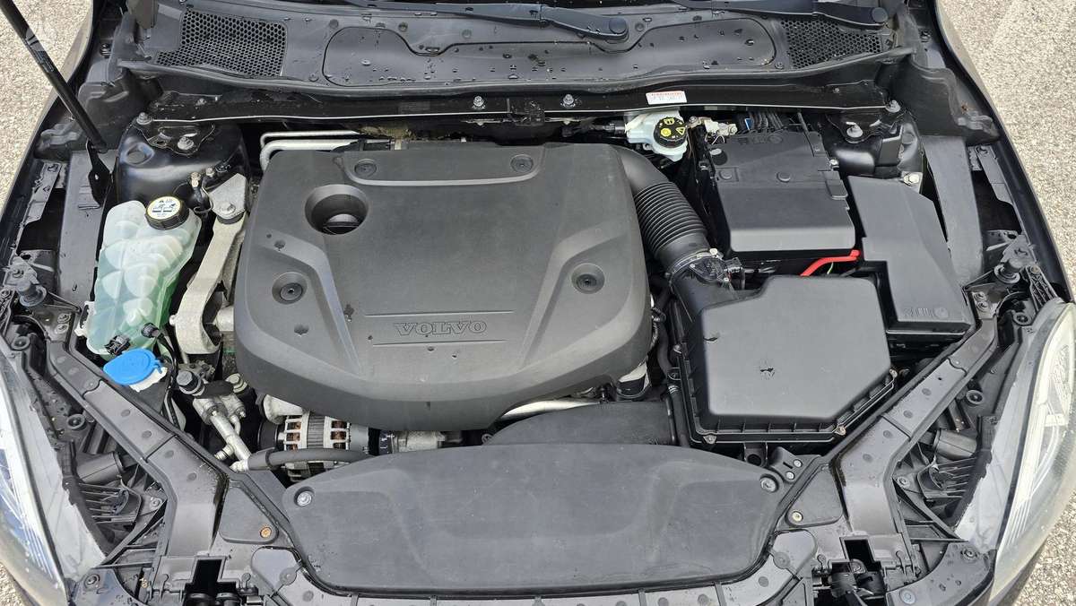 Volvo V40, 2.0 l., Хэтчбек