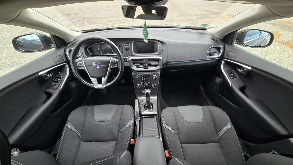 Volvo V40, 2.0 l., hatchback