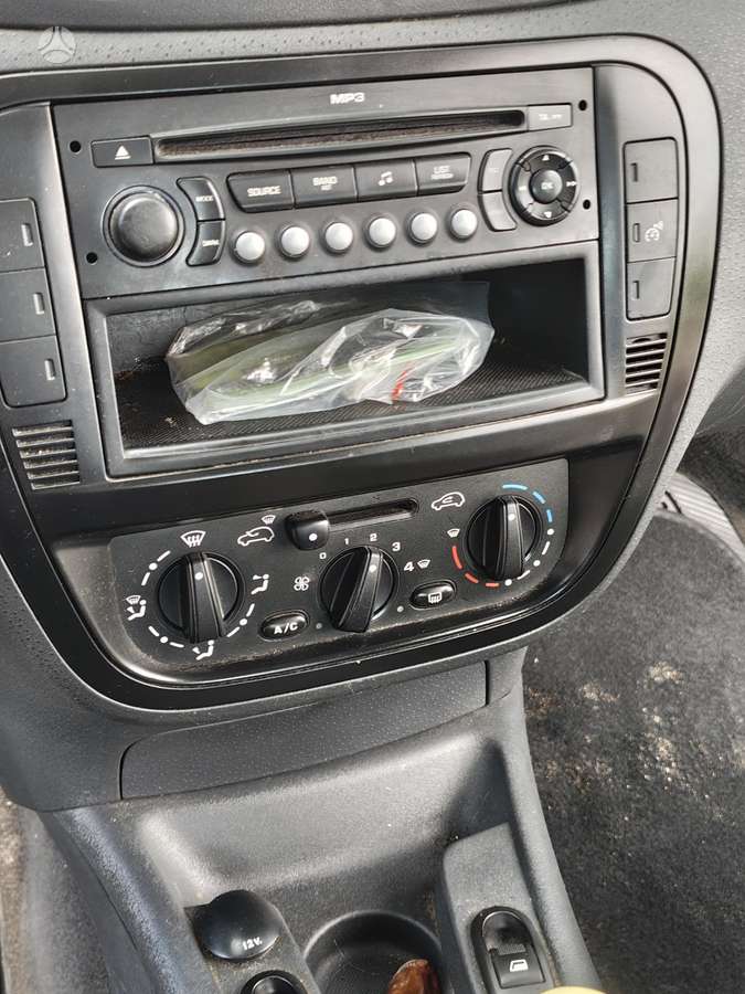 Citroen C2, 1.1 l., Седан