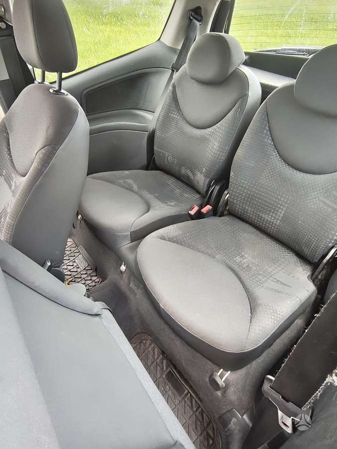 Citroen C2, 1.1 l., Седан