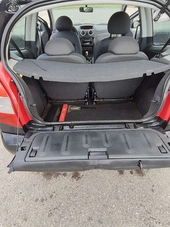 Citroen C2, 1.1 l., Седан