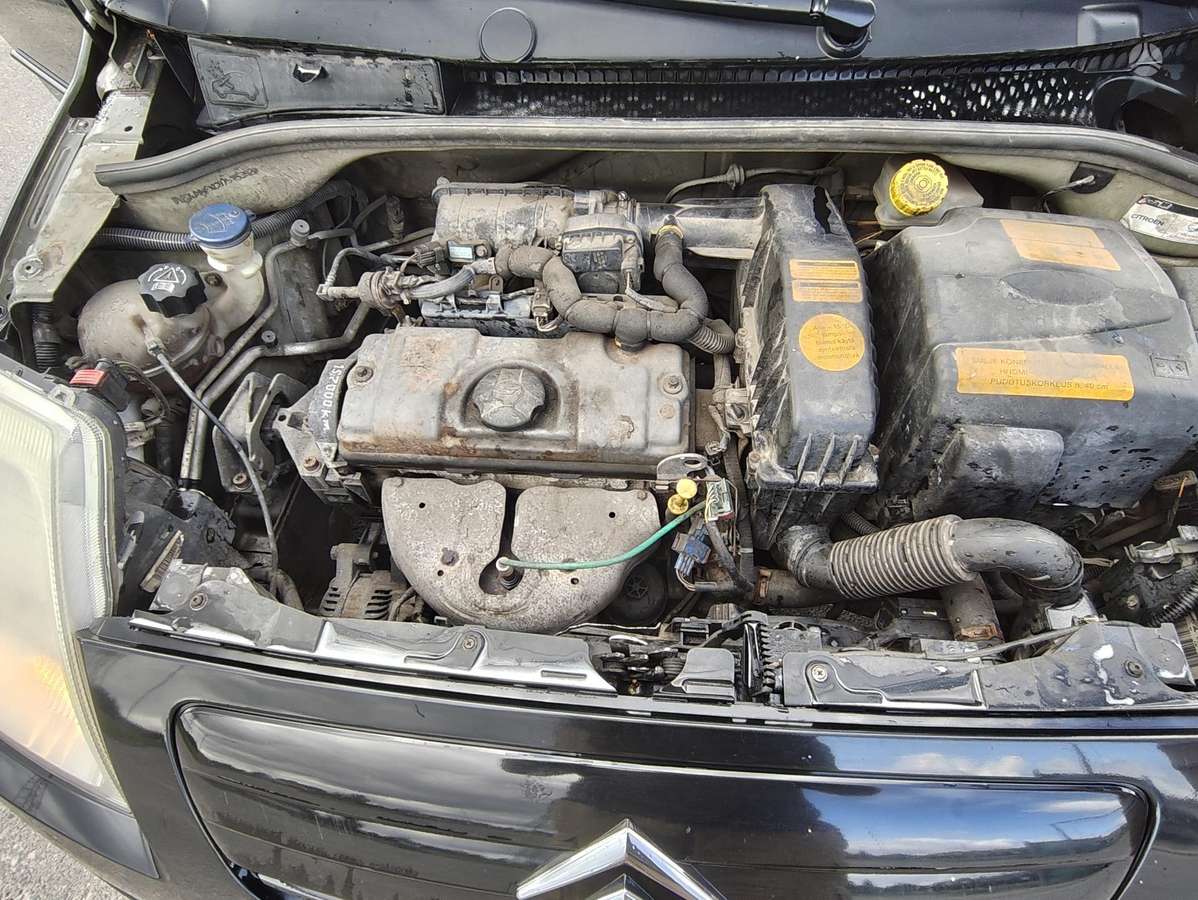 Citroen C2, 1.1 l., Седан