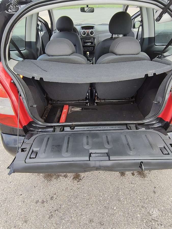 Citroen C2, 1.1 l., Седан