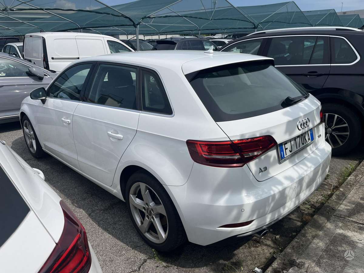Audi A3, 1.6 l., Хэтчбек