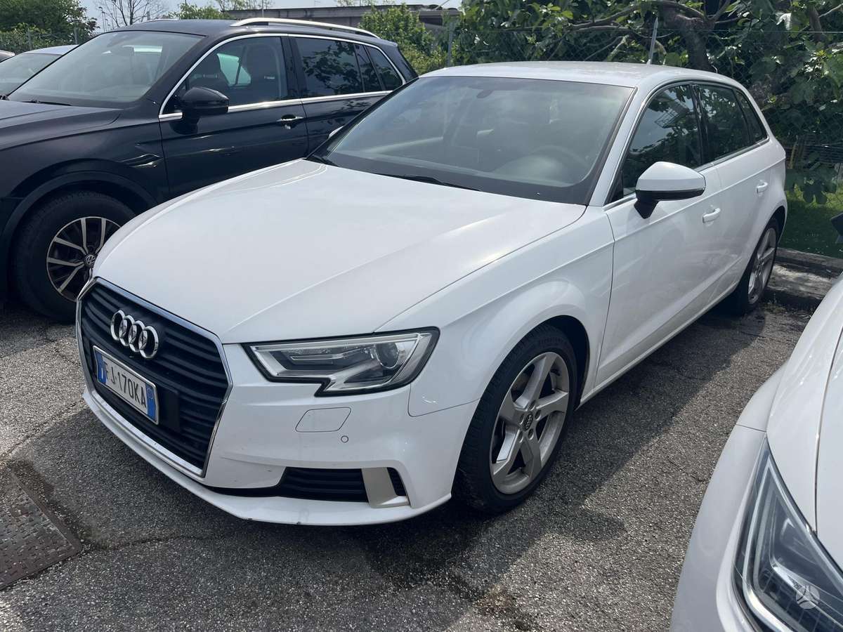 Audi A3, 1.6 l., hatchback