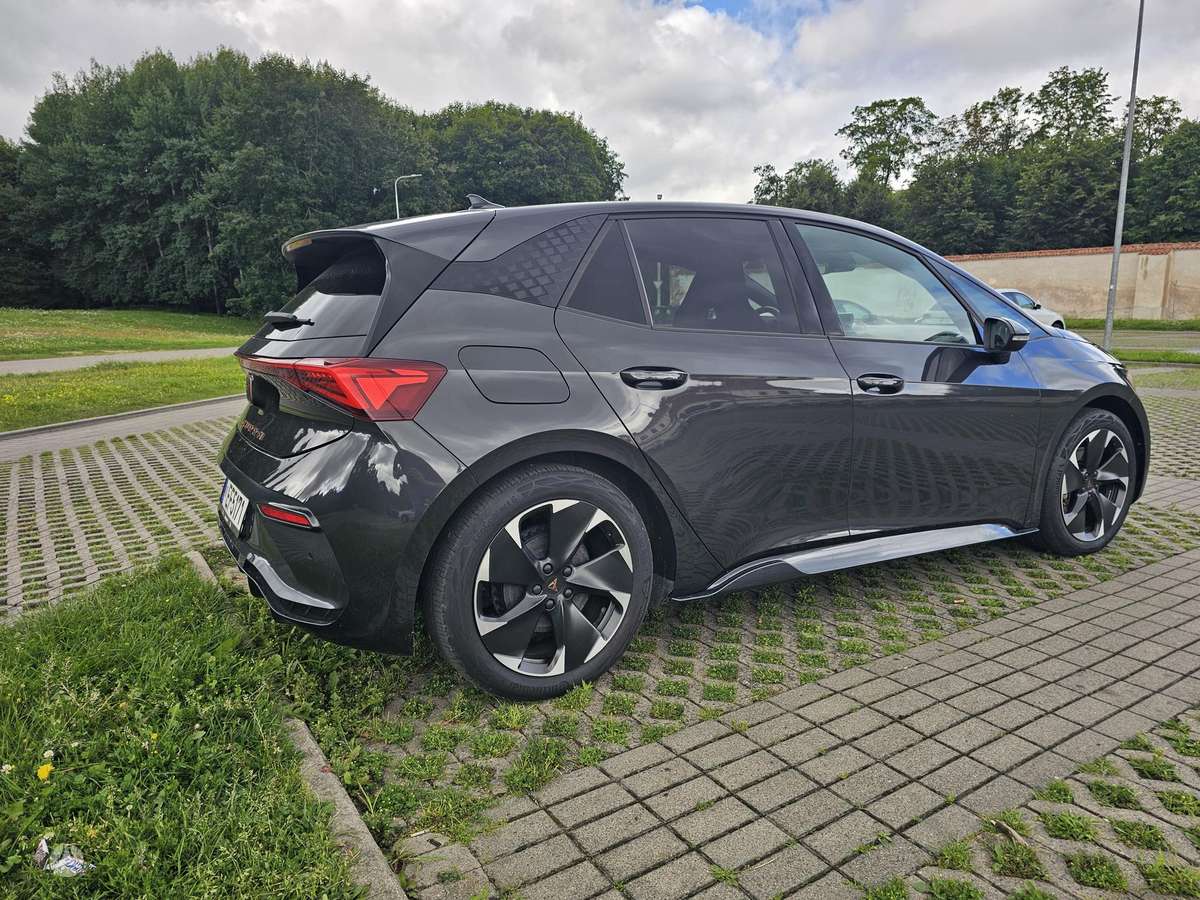Cupra Born, 82 kWh, hatchback
