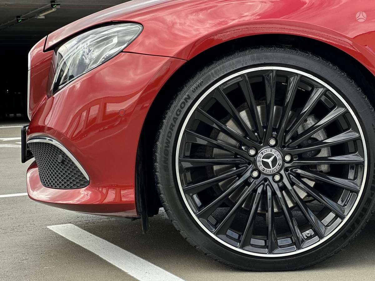 Mercedes-Benz E200, 2.0 l., Седан