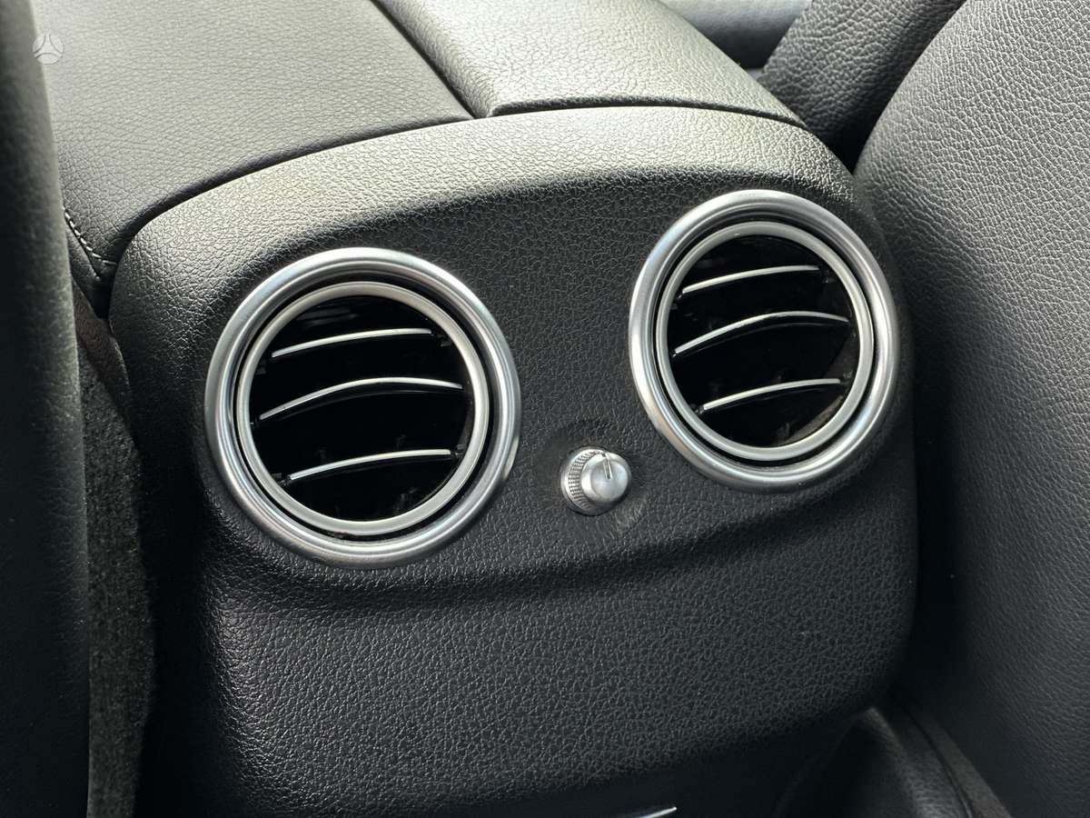 Mercedes-Benz E200, 2.0 l., Седан