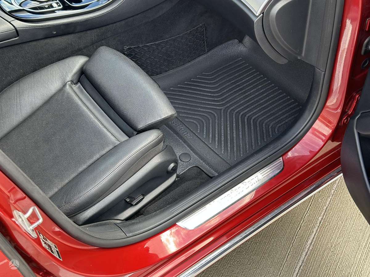 Mercedes-Benz E200, 2.0 l., Седан