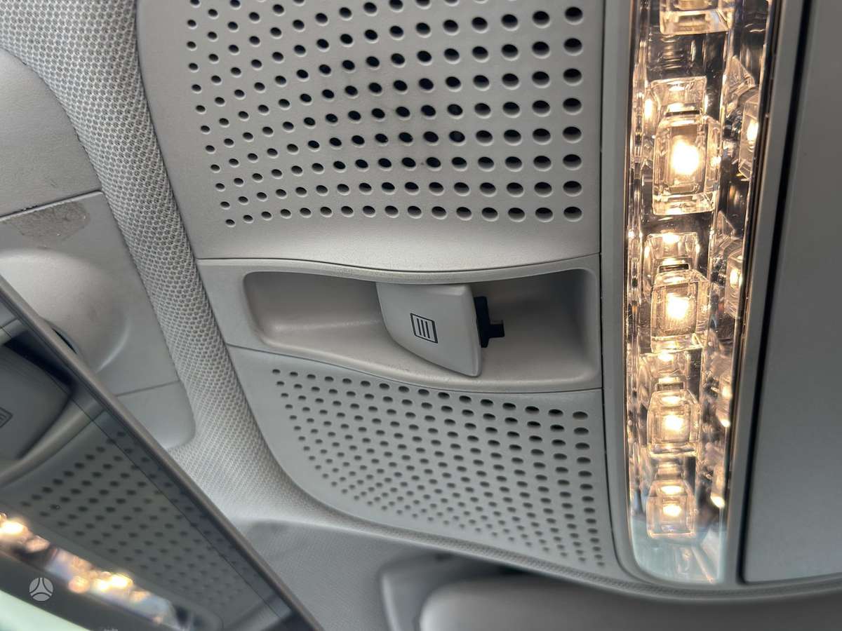 Mercedes-Benz E200, 2.0 l., Седан