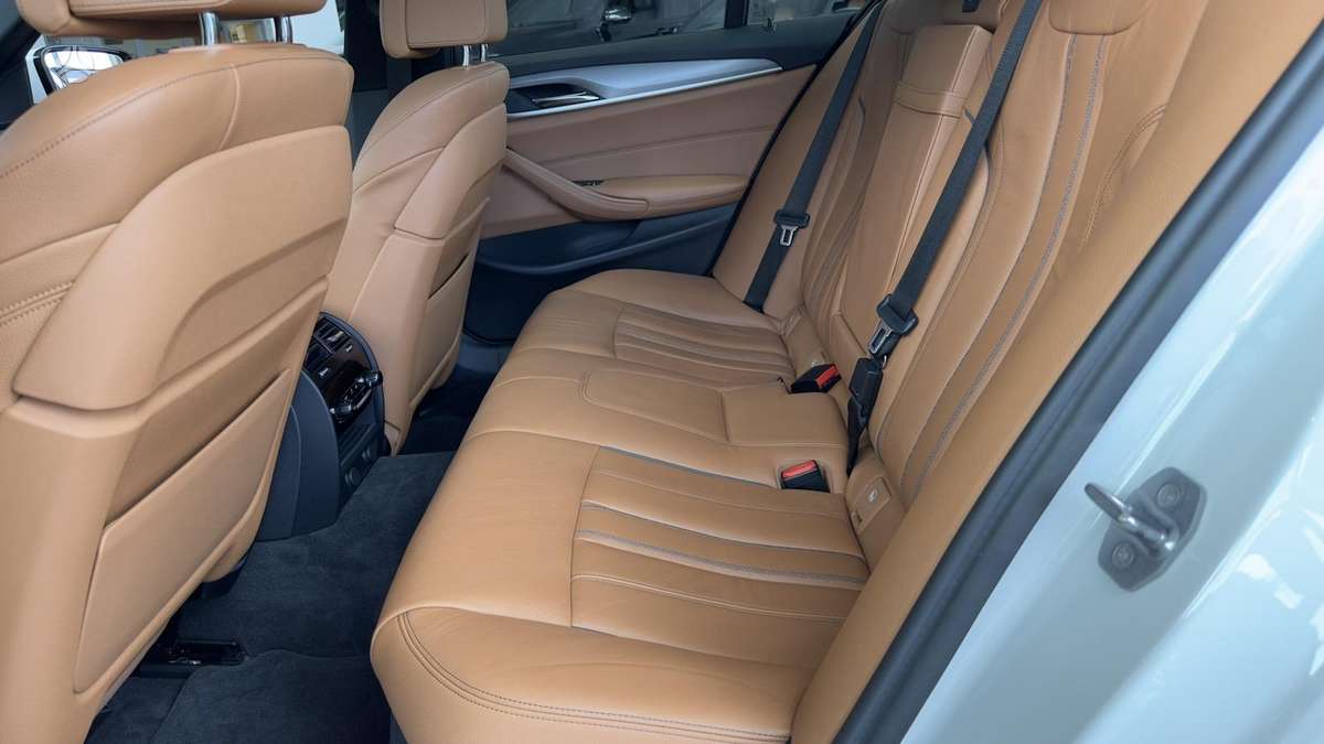 BMW 530, 2.0 l., Седан