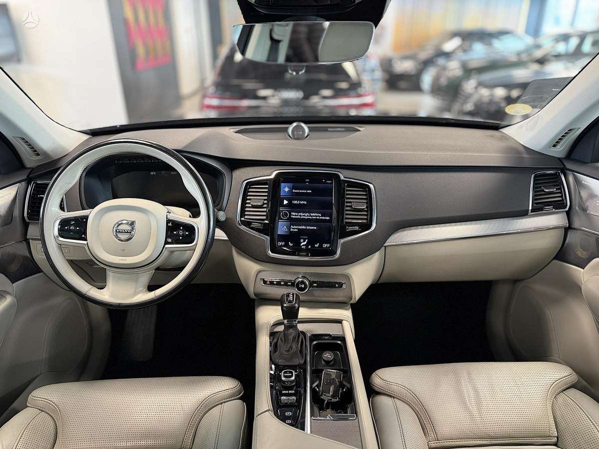 Volvo XC90 - 2
