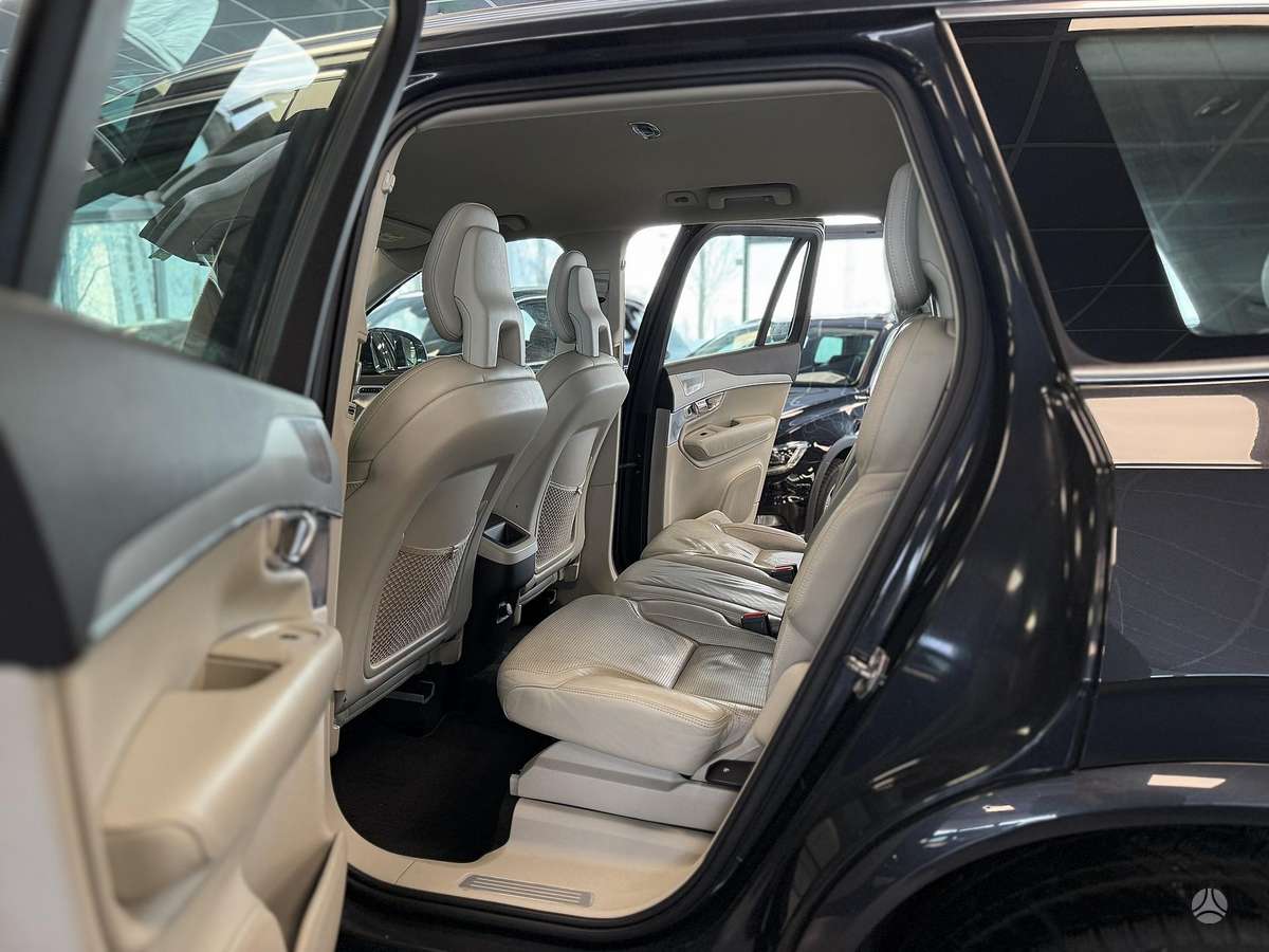 Volvo XC90 - 8