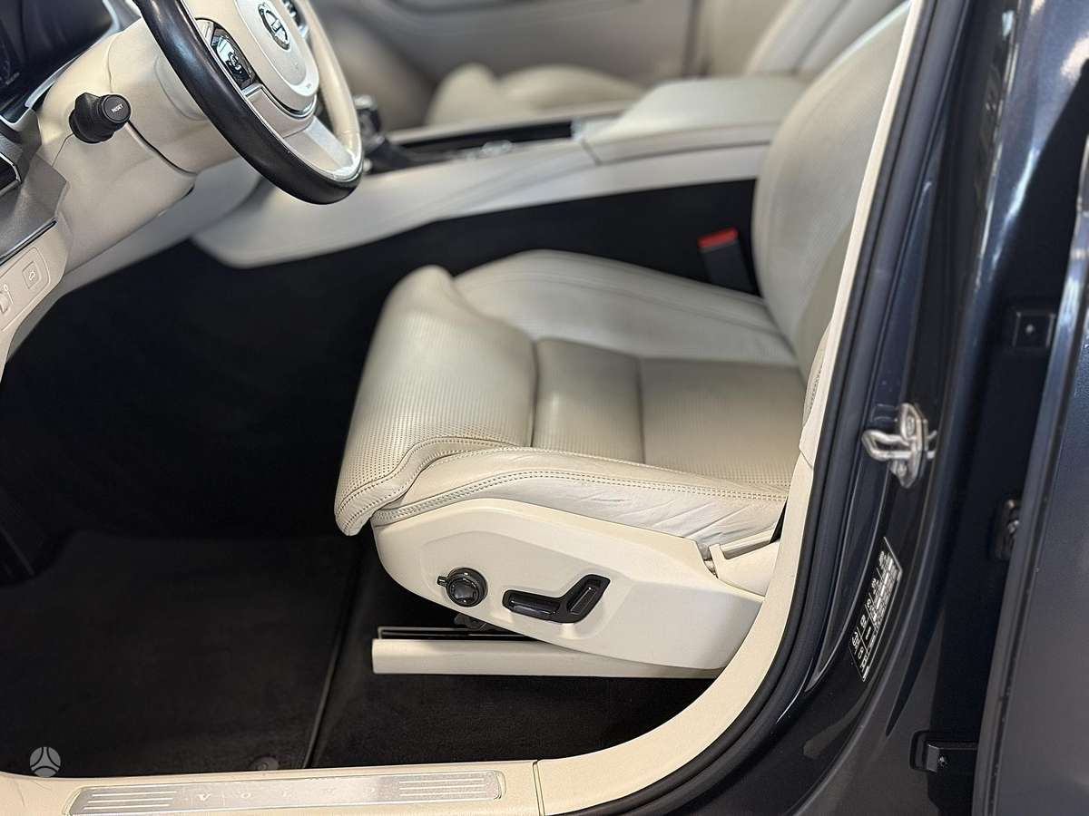 Volvo XC90, 2.0 l., Внедорожник / Кроссовер