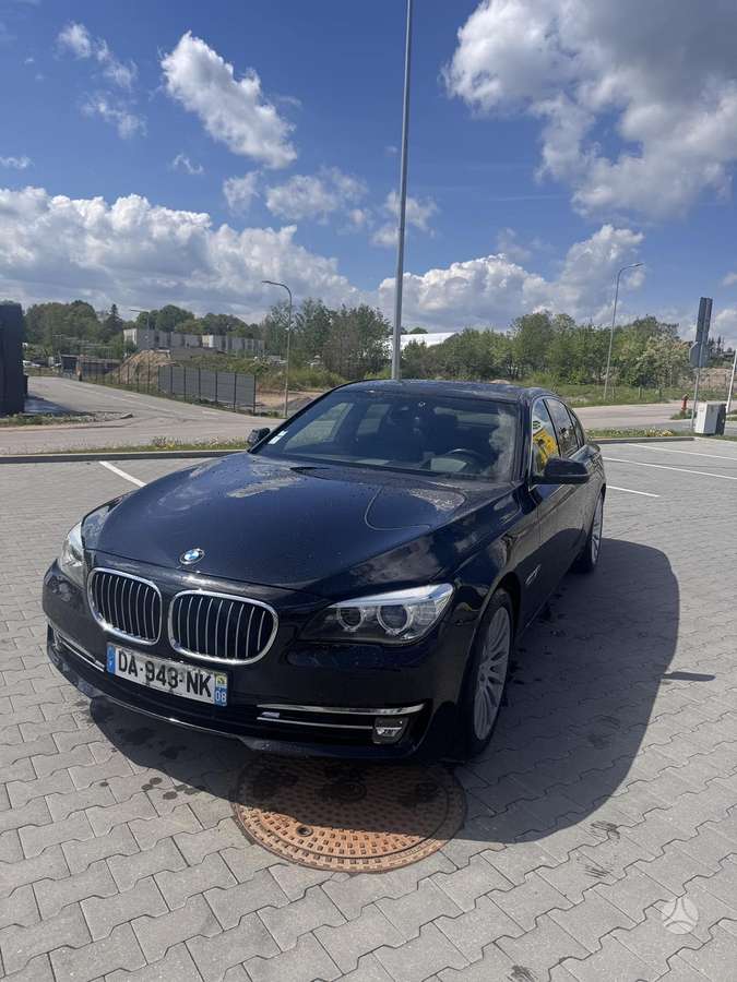 BMW 730, 3.0 l., Седан