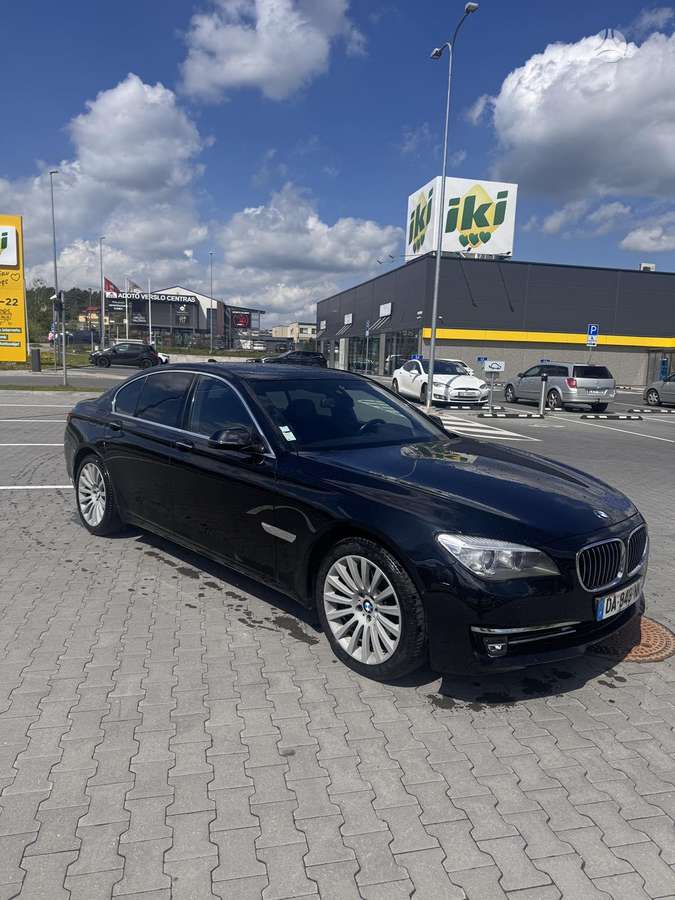 BMW 730, 3.0 l., Седан