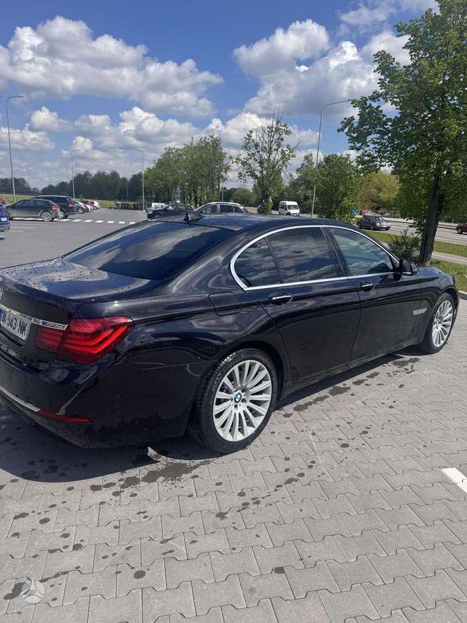 BMW 730, 3.0 l., Седан