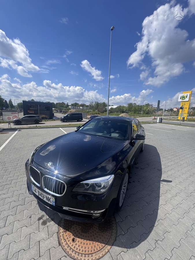BMW 730, 3.0 l., Седан