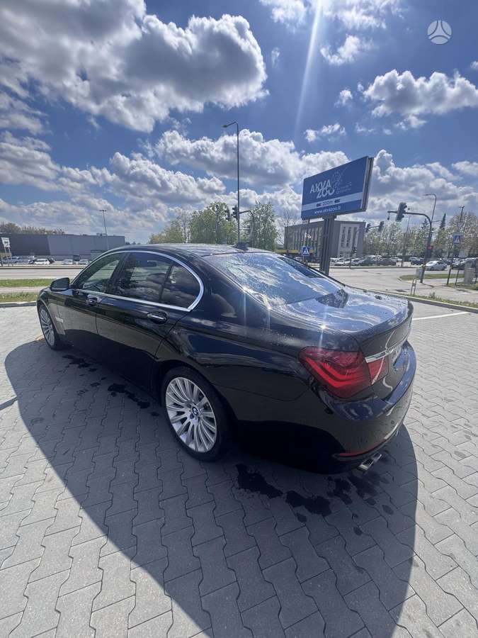 BMW 730, 3.0 l., Седан