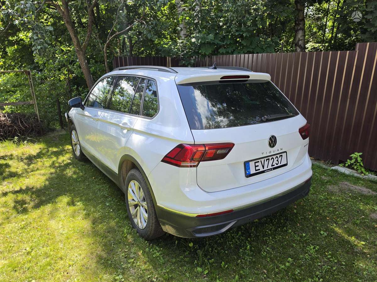 Volkswagen Tiguan - 2