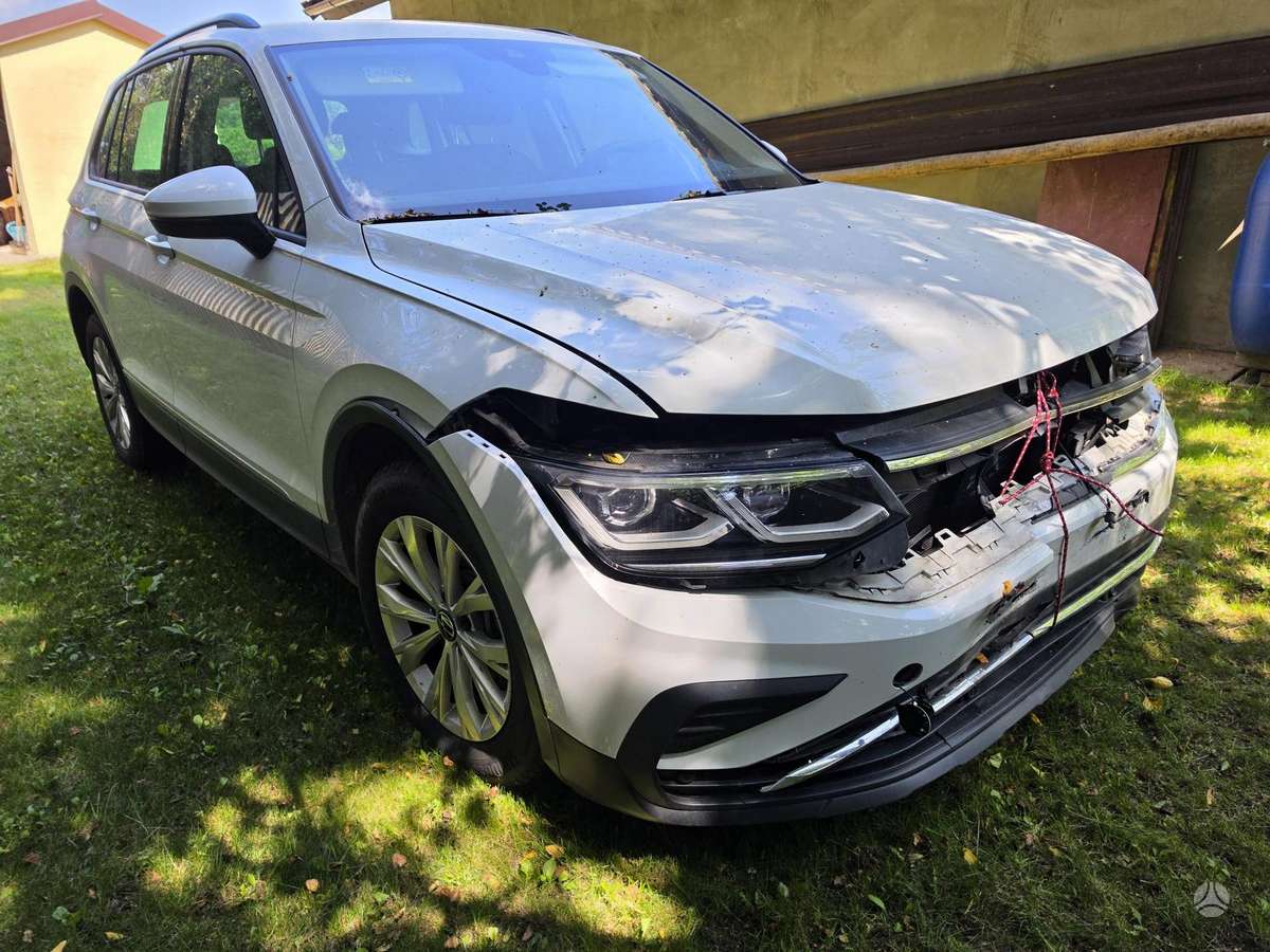 Volkswagen Tiguan - 4