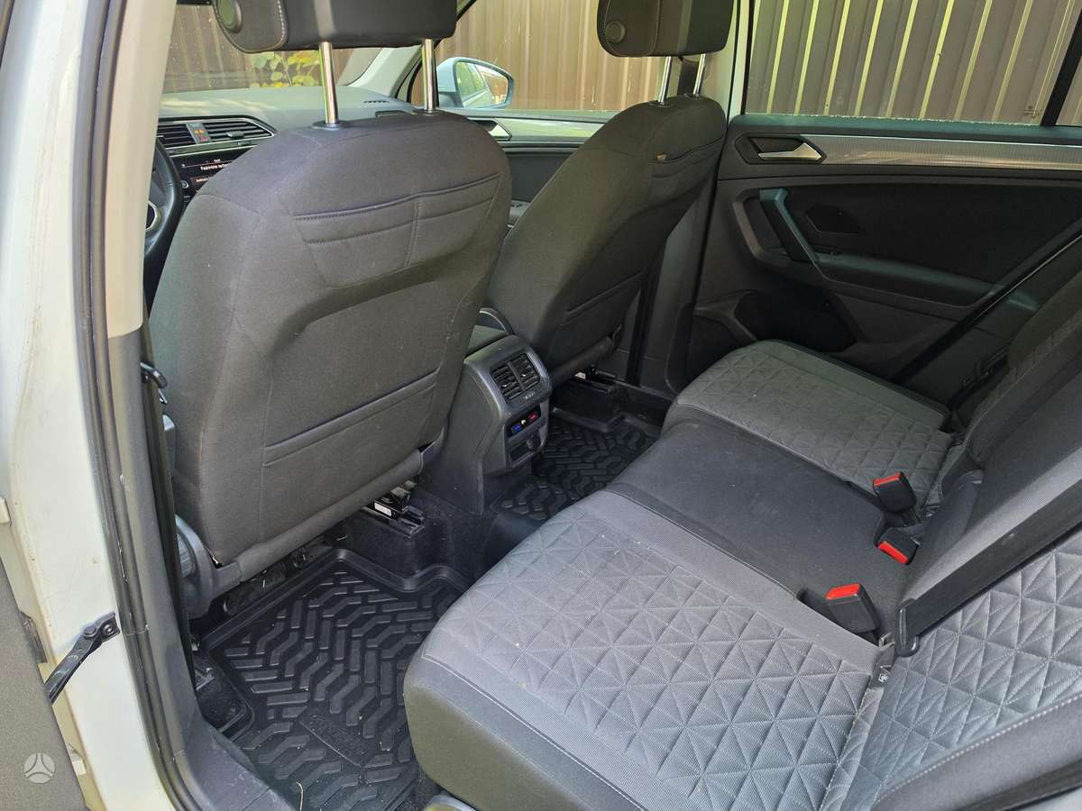 Volkswagen Tiguan - 8