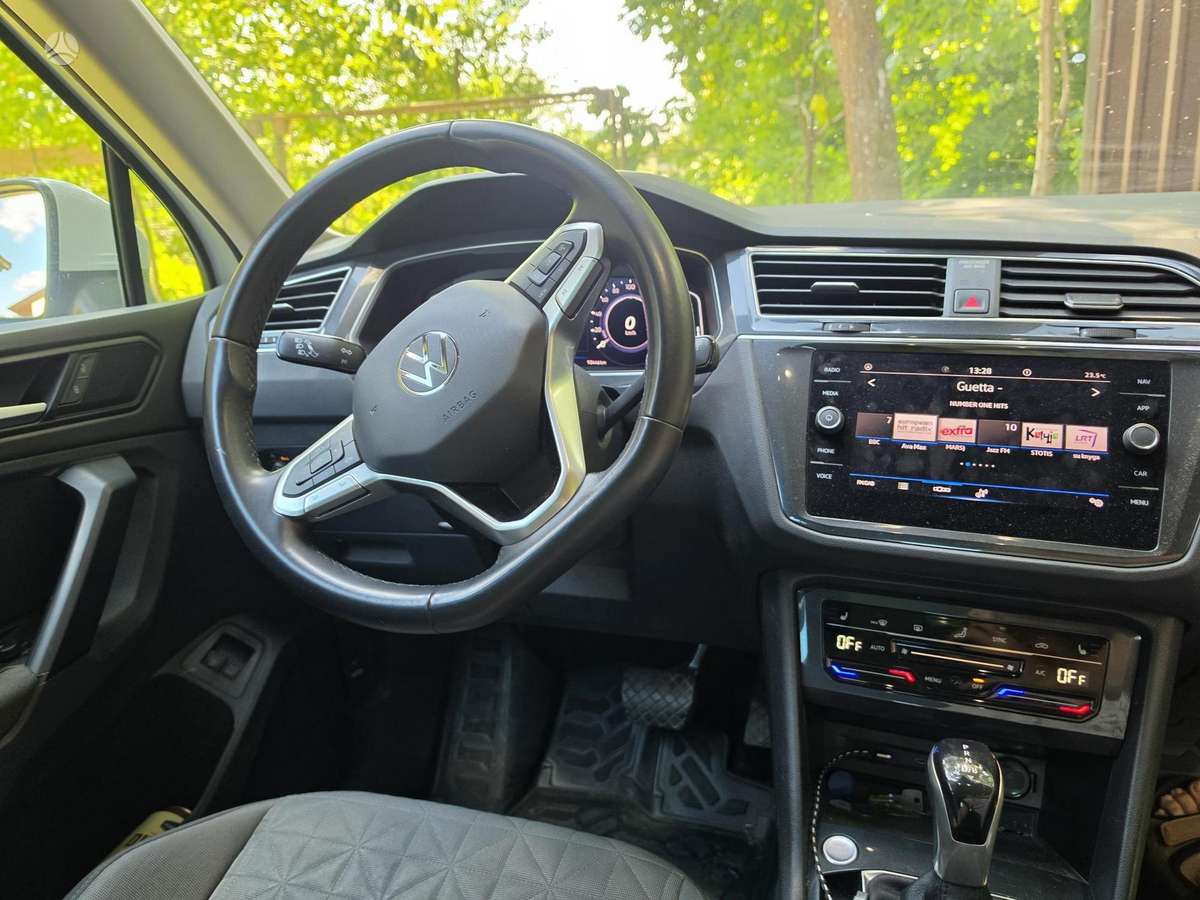 Volkswagen Tiguan - 12