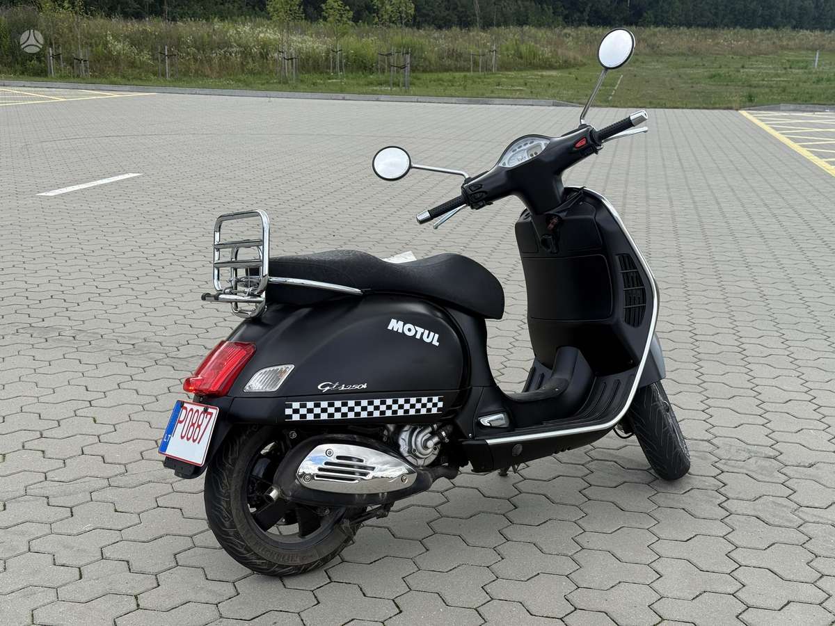 Piaggio Vespa 244cc, scooters / mopeds