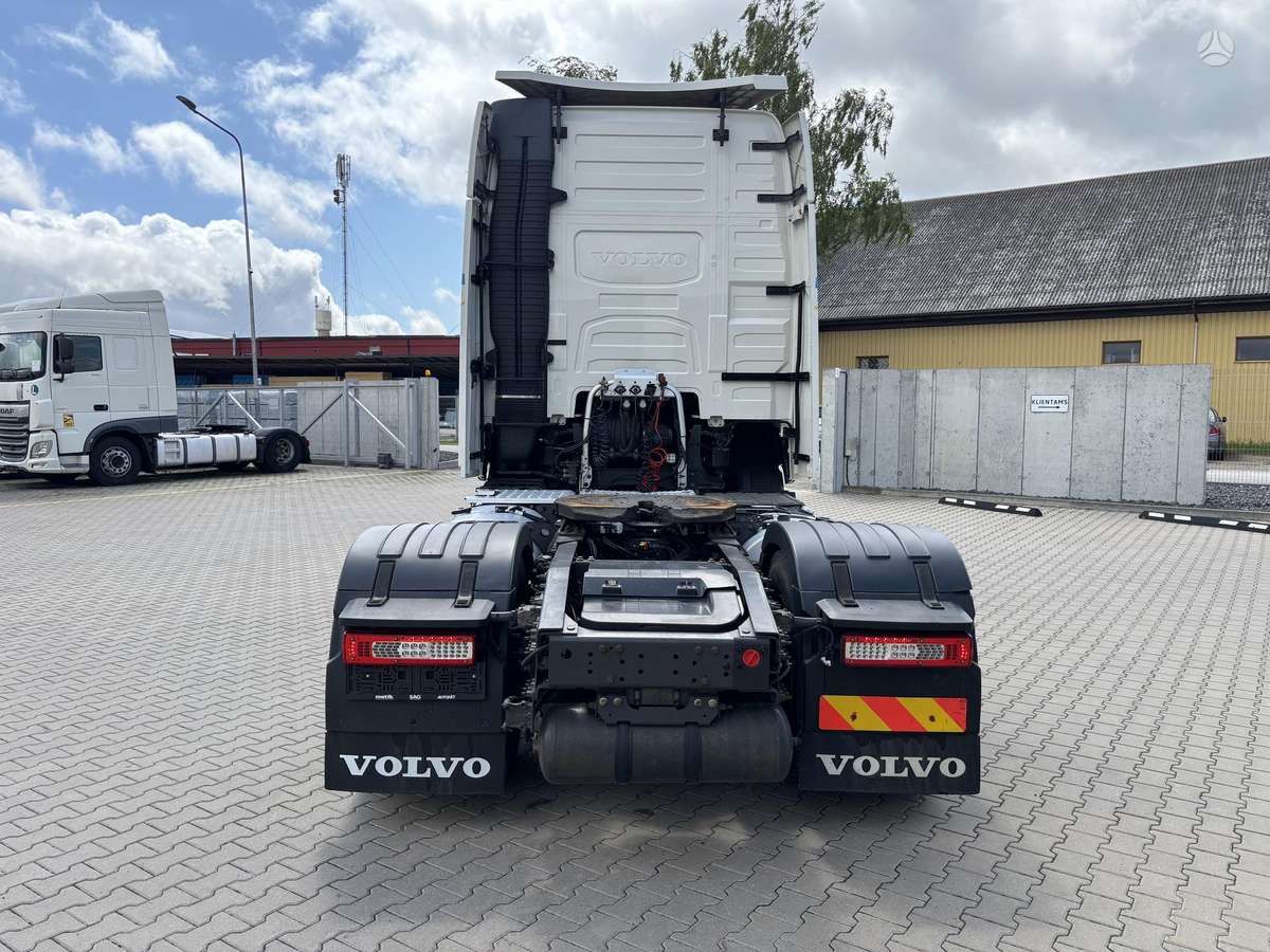 Volvo FH 460, double sleeper