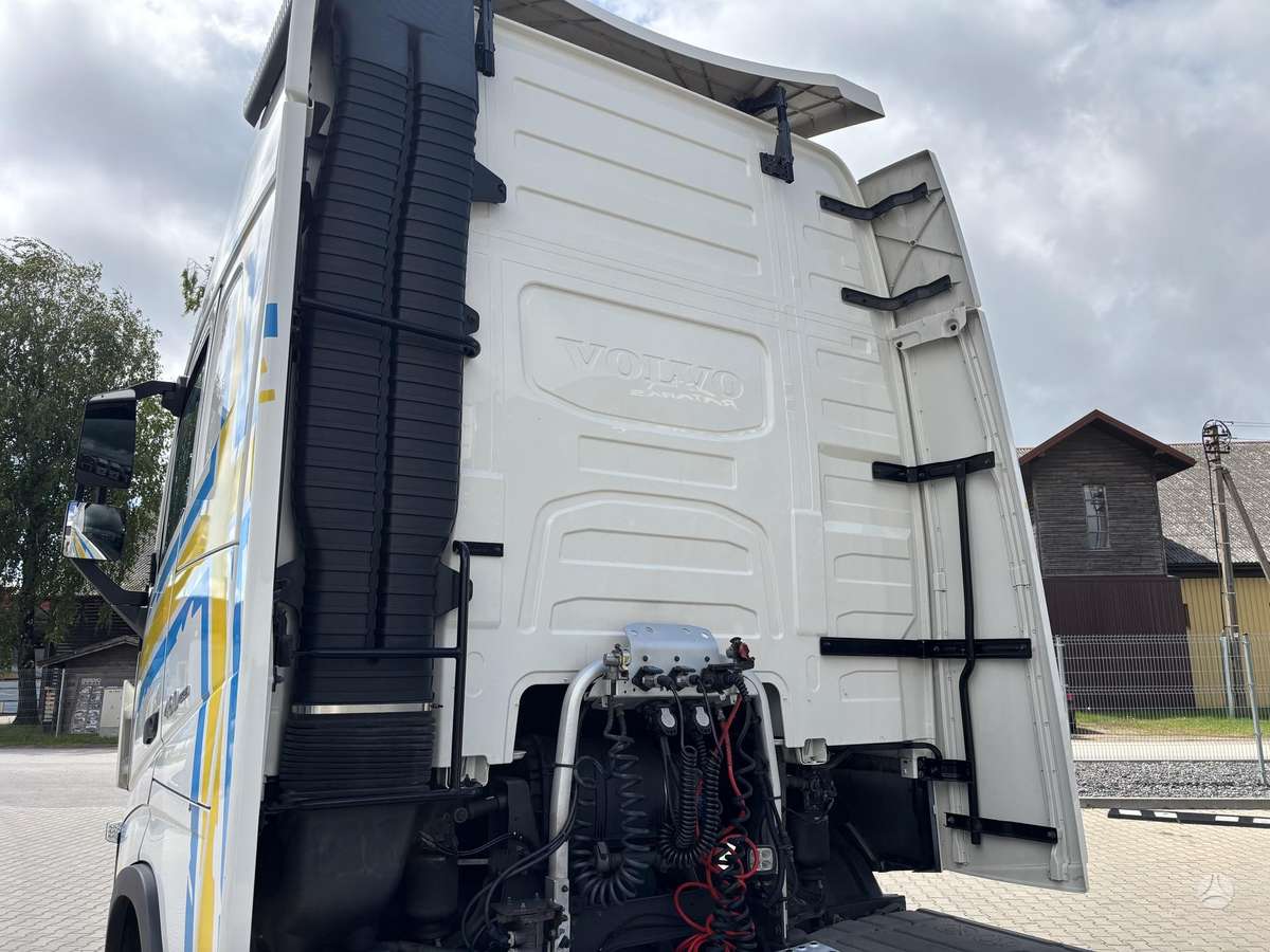 Volvo FH 460, double sleeper