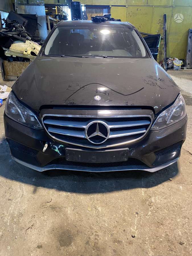 Mercedes-Benz E220 body parts