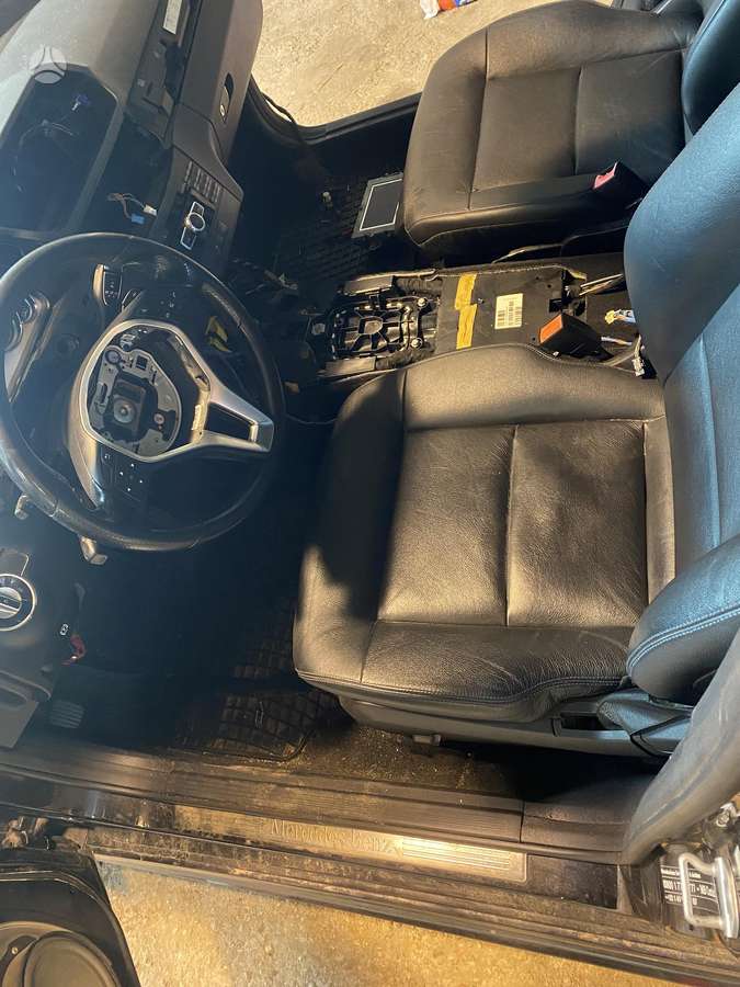 Mercedes-Benz E220 body parts