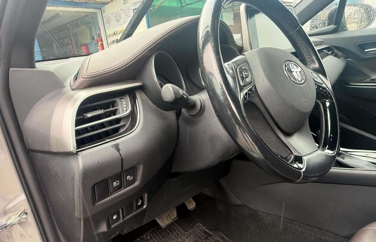 Toyota C-HR - 8