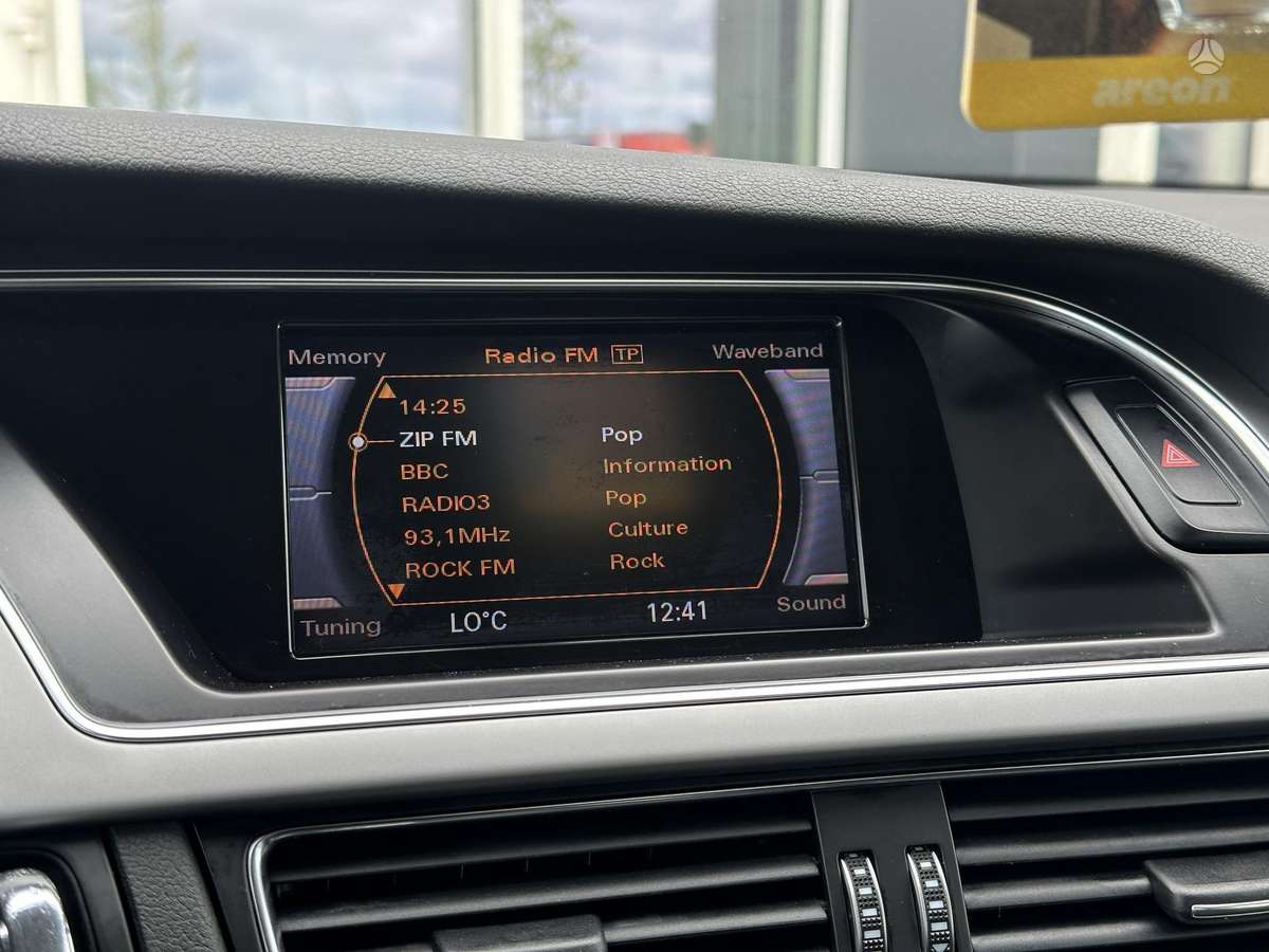 Audi A4, 2.0 l., Седан
