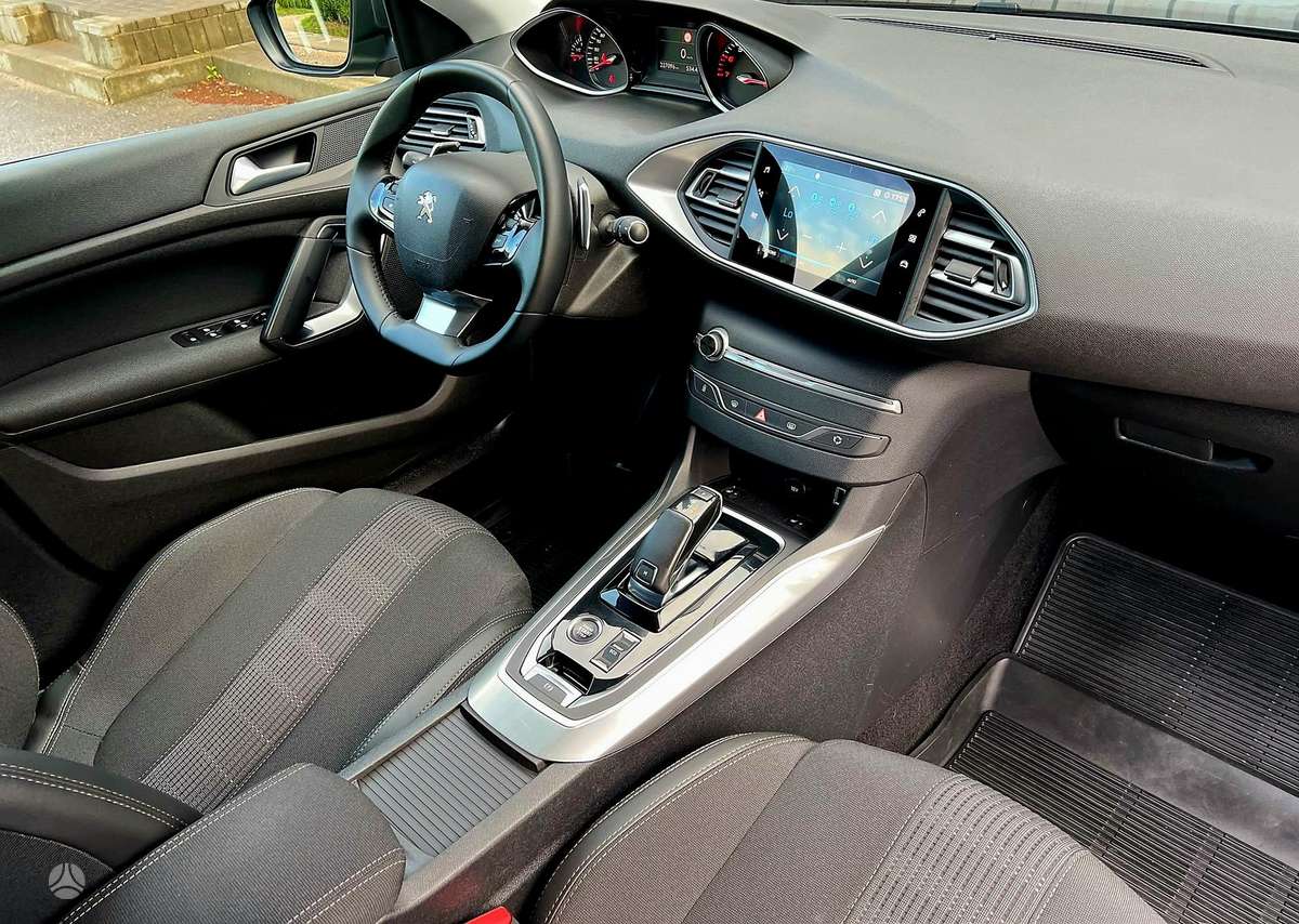 Peugeot 308, 1.2 l., Универсал