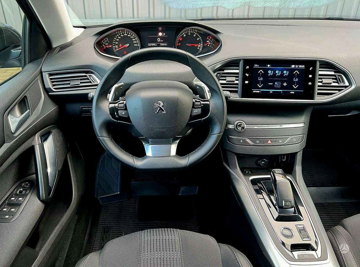 Peugeot 308, 1.2 l., Универсал