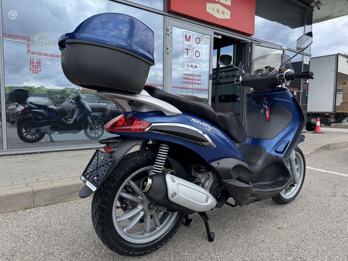 Piaggio Beverly 250cc, scooters / mopeds