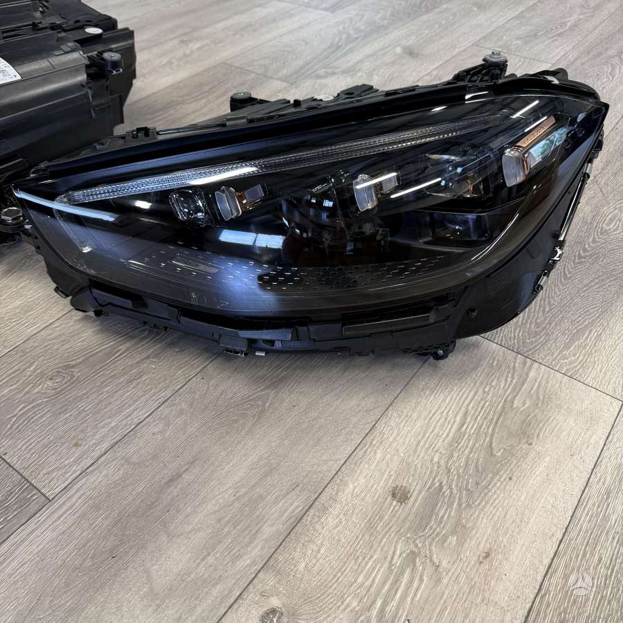 Mercedes-Benz S klasė lights